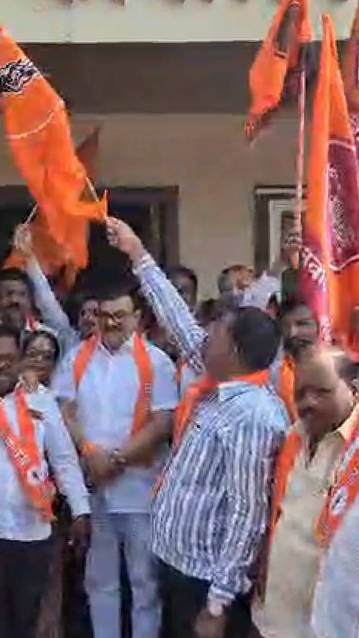 मनसे ठाकरे गटाच्या युतीचा जल्लोष