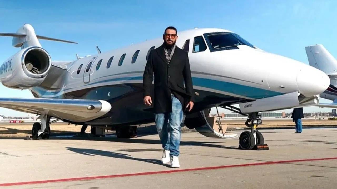 इंग्लंडचा माजी कर्णधार आणि दिग्गज अष्टपैलू इयान बोथम, ऑस्ट्रेलियाचा माजी कर्णधार रिकी पाँटिंग, इंग्लंडचा माजी वेगवान गोलंदाज जेम्स अँडरसन आणि केविन पीटरसन यांनी मद्य व्यवसायात युवराज सिंगपूर्वीच उडी घेतली आहे.  (PHOTO CREDIT- INSTAGRAM)