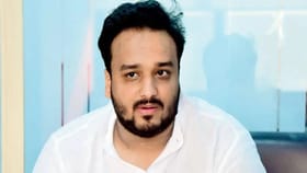 झिशान सिद्दीकी यांची सुरक्ष कमी केली, न्यायालयाचे सरकारला खडेबोल.