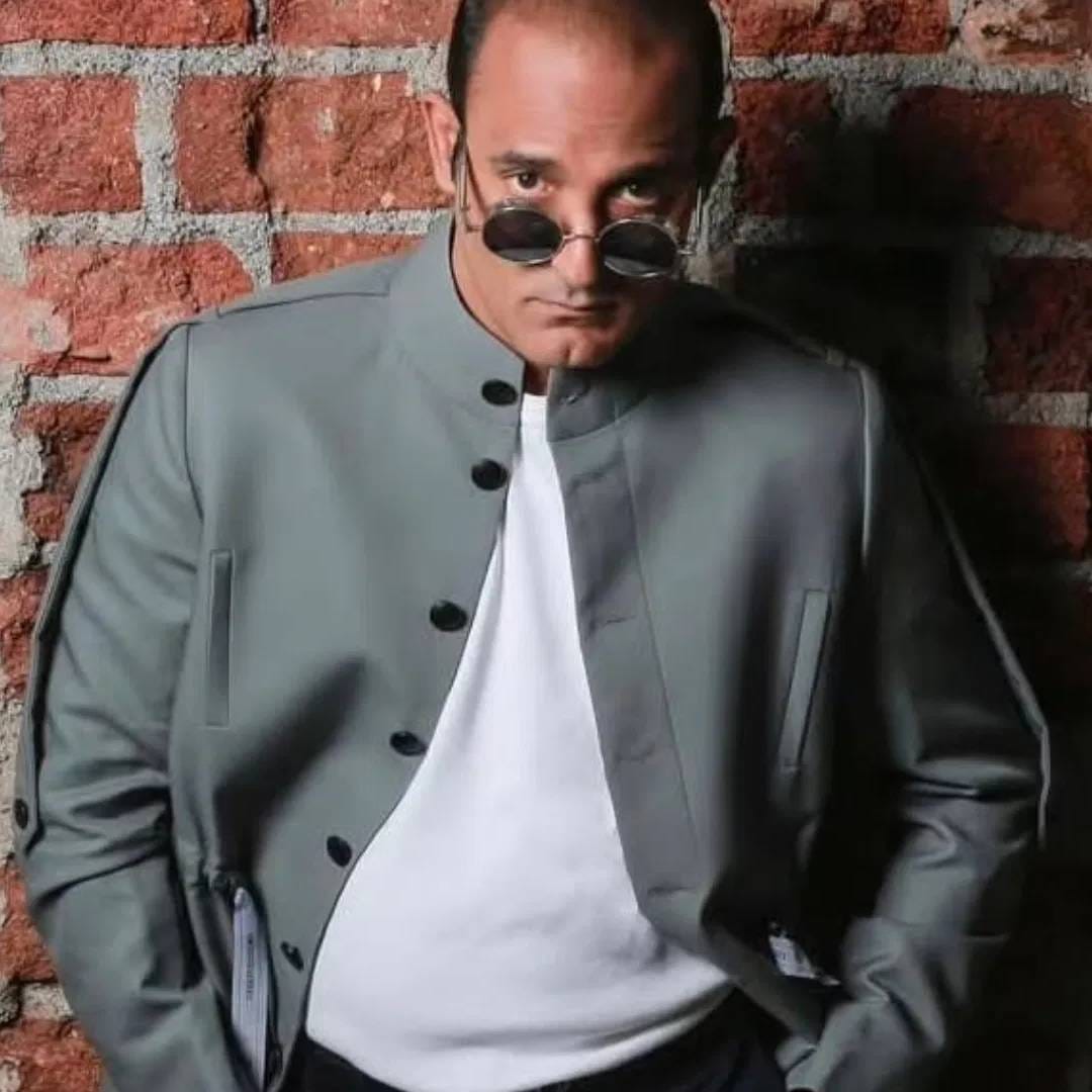 आतापर्यंत अक्षयच्या कुठल्याही रोलला इतका हाईप मिळाला नव्हता, जितका त्याच्या रहमान डकैतच्या कॅरेक्टरला मिळाला आहे. अक्षयच्या करिअरमध्ये अशीही एक वेळ आलेली, जेव्हा आमिर खानमुळे त्याच्या हातातून एक चांगला चित्रपट गेलेला. 