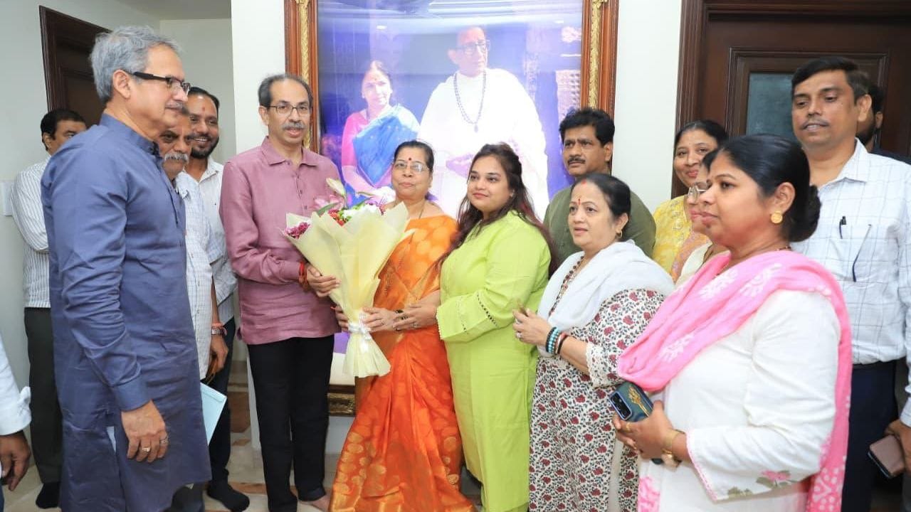 मोठी बातमी! उद्धव ठाकरेंनी डाव टाकला, अखेरच्या क्षणी भाजपला दणका, थेट पक्षप्रवेश मोठी बातमी! उद्धव ठाकरेंनी डाव टाकला, अखेरच्या क्षणी भाजपला दणका, थेट पक्षप्रवेश