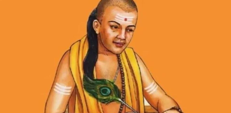 आचार्य चाणक्य यांच्यानुसार नात्यात भाबडा विश्वास, गडबड हे सर्वात मोठे शत्रू आहेत. प्रेमात किंवा कोणत्याही नात्याता धोका मिळतो तो याच दोन चुकांमुळे कत्यामुळे कधीही कोणावर लगेच विश्वास ठेवू नये. नाते बनवताना घाई-गडबड करू नये. 