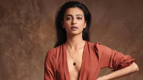 माझ्या ब्रेस्ट आणि बटमध्ये... राधिका आपटेने सांगितला धक्कादायक अनुभव.