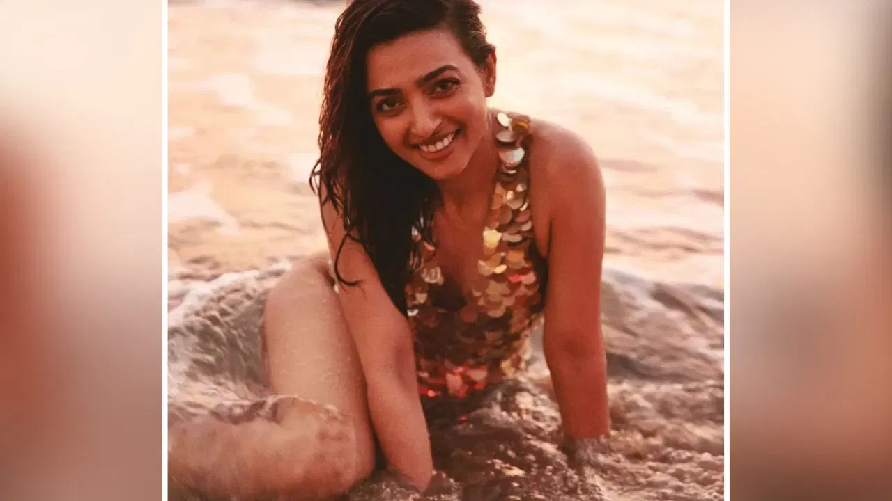 पुढे ती म्हणाली की ते माझ्या बट आणि ब्रेस्टवर जास्त पॅडिंग लावायला सांगायचे. ते मला म्हणायचे की अम्मा, जरा जास्त पॅडिंग लावा! आणि मी विचार करायचे की किती पॅडिंग? तुम्ही एखाद्याला आणखी किती गोलाकार बनवणार? मग मी डायरेक्टरला म्हणाले की पॅडिंग नाही. मी एकटीच महिला होते! माझ्याकडे मॅनेजर नव्हता, एजंट नव्हता, संपूर्ण टीममध्ये पुरुषच होते. तेव्हाच मला प्रथमच जाणीव झाली की ओह माय गुडनेस.'