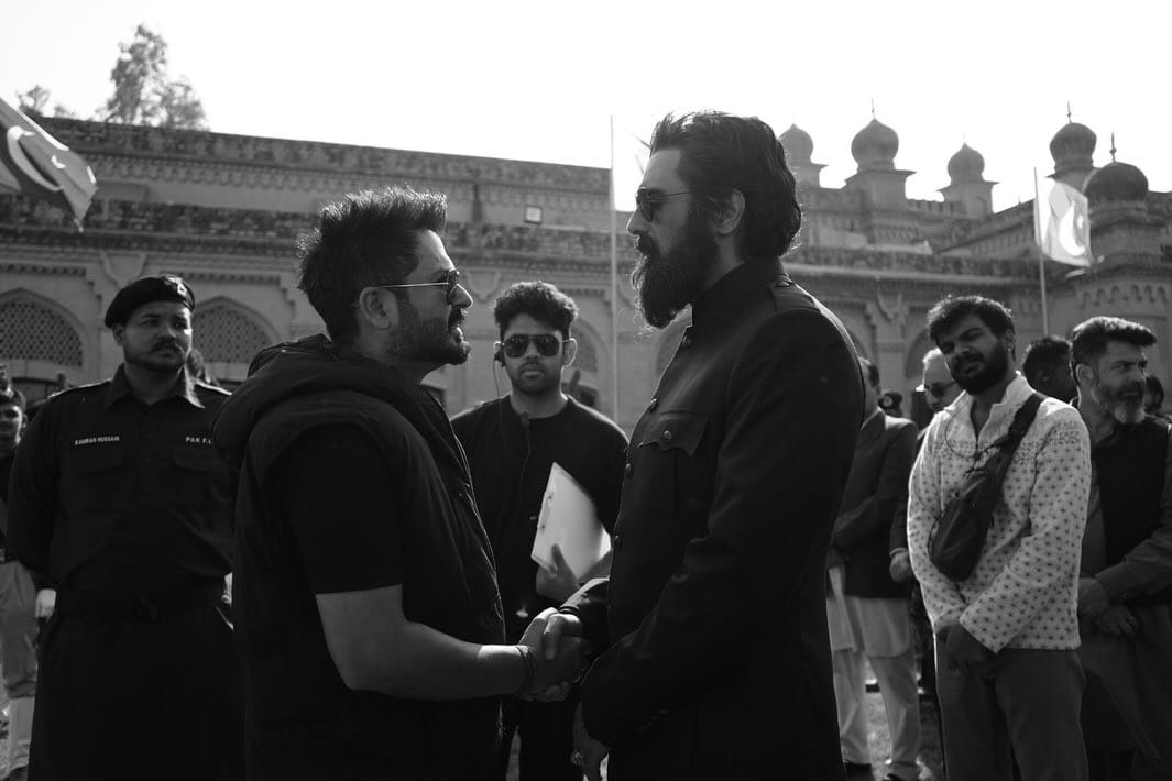 बहरीन, कुवैत, ओमान, कतर, सौदी अरेबिया आणि संयुक्त अरब अमीरात (UAE) या 6 देशांमध्ये धुरंधर चित्रपटावर बंदी आहे. बॉलिवूड हंगामानुसार या देशांमध्ये 'धुरंधर'वर बॅन आहे. धुरंधरच्या टीमने आपल्या बाजूने पूर्ण प्रयत्न केले. पण या देशात ही फिल्म रिलीज होऊ शकली नाही.