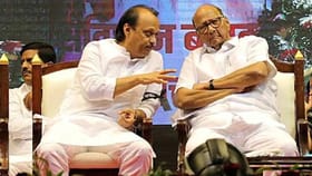 दोन्ही राष्ट्रवादी एकत्र येणार? अजित पवारांनी बोलवली बैठक; लवकरच....