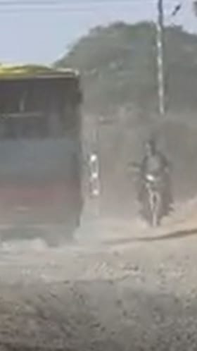 बार्शीटाकळीतील खराब रस्त्यांमुळे नागरिक त्रस्त