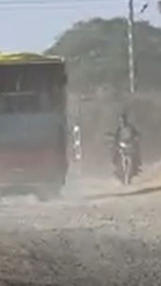 बार्शीटाकळीतील खराब रस्त्यांमुळे नागरिक त्रस्त