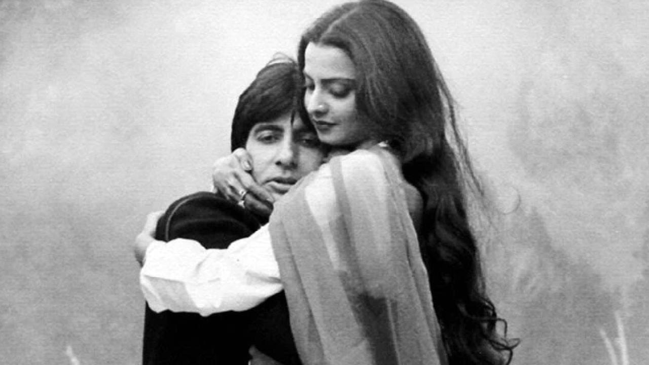 रेखा यांची अत्यंत जवळची मैत्रीण बीना रमाणी त्यांच्या नात्याबद्दल बोलताना म्हणाल्या, "त्यावेळी रेखाला अमिताभ बच्चन यांनी त्यांच्या नात्याची जाहीर कबुली द्यावी असं वाटत होतं. आपलं नातं लपून राहू नये आणि त्याबद्दल सर्वांना कळावं, अशी तिची इच्छा होती. परंतु असं होऊ शकलं नाही. कारण त्यावेळी अमिताभ बच्चन हे जया बच्चन यांच्याशी विवाहित होते आणि राजकारणात सक्रिय होऊ पाहत होते."