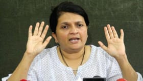 'अजित पवारांच्या राजीनाम्याची मागणी करणाऱ्या अंजली दमानिया कोण?'