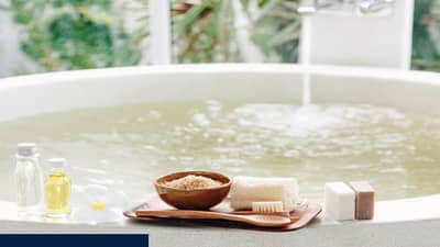 हिवाळ्यामध्ये आंघोळीच्या पाण्यात या 5 गोष्टी करा मिक्स, तुमच्याकडे आकर्षित होईल संपत्ती