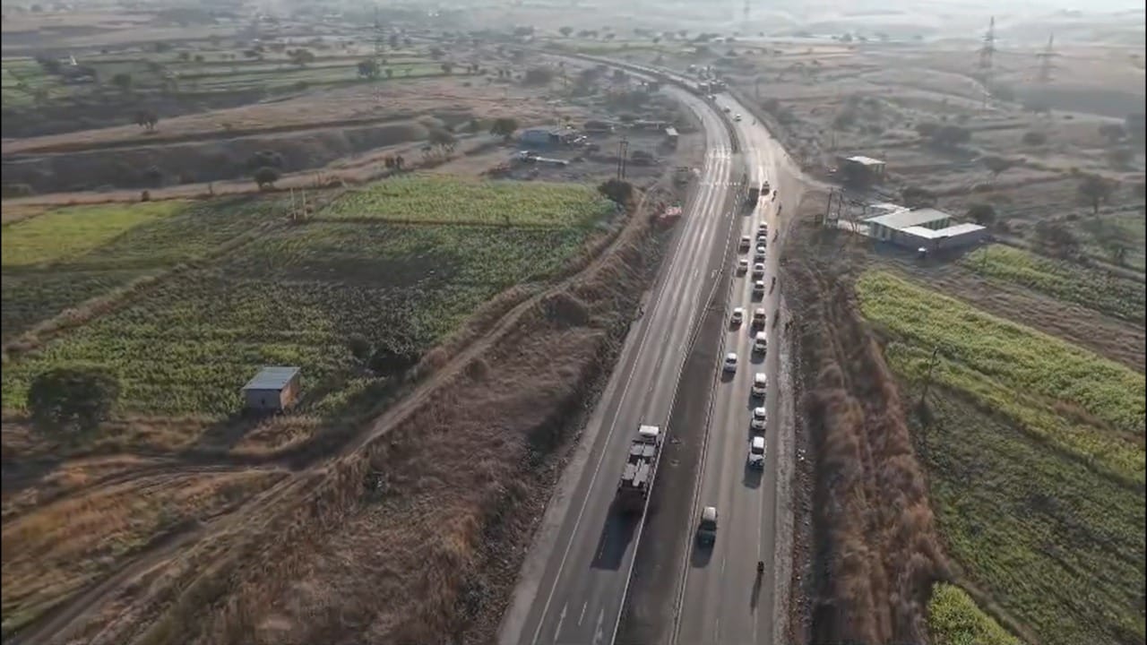 तुमचा जीव धोक्यात, हायवेवरील 10 हॉटस्पॉट जाहीर; महामार्गावर प्रवास करताना कशी घ्याल काळजी? तुमचा जीव धोक्यात, हायवेवरील 10 हॉटस्पॉट जाहीर; महामार्गावर प्रवास करताना कशी घ्याल काळजी?