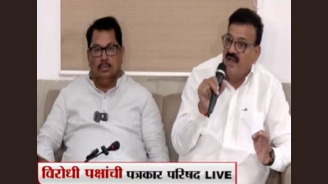 आम्ही चहापाण्याला कशासाठी जायचं? भास्कर जाधव आक्रमक आम्ही चहापाण्याला कशासाठी जायचं? भास्कर जाधव आक्रमक