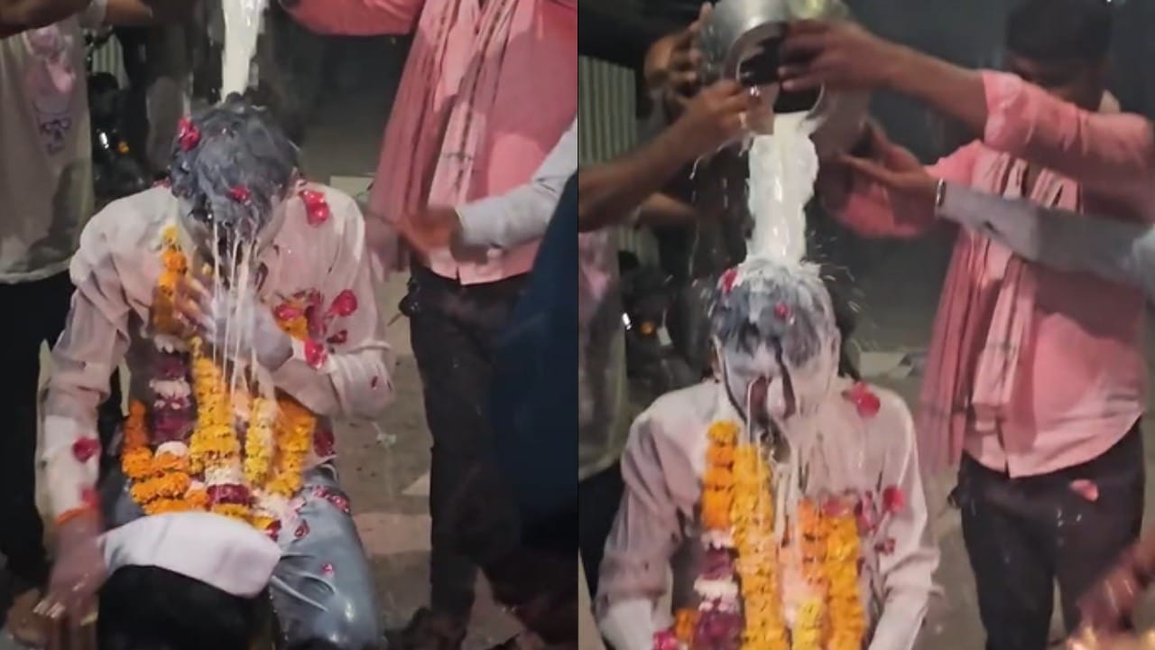 त्यानंतर त्यांना दूधाने अंघोळ घालण्यात आली. सोशल मीडियावर या व्हिडीओची चर्चा सुरु आहेत. या अनोख्या सेलिब्रेशनचा व्हिडिओ सध्या सोशल मीडियावर तुफान व्हायरल होत आहे.