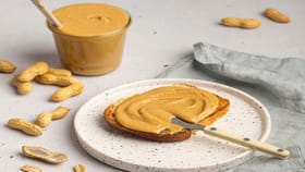 मुलांना पीनट बटर खूप आवडत असेल तर घरातच बनवा, जाणून घ्या स्टेप्स. मुलांना पीनट बटर खूप आवडत असेल तर घरातच बनवा, जाणून घ्या स्टेप्स.