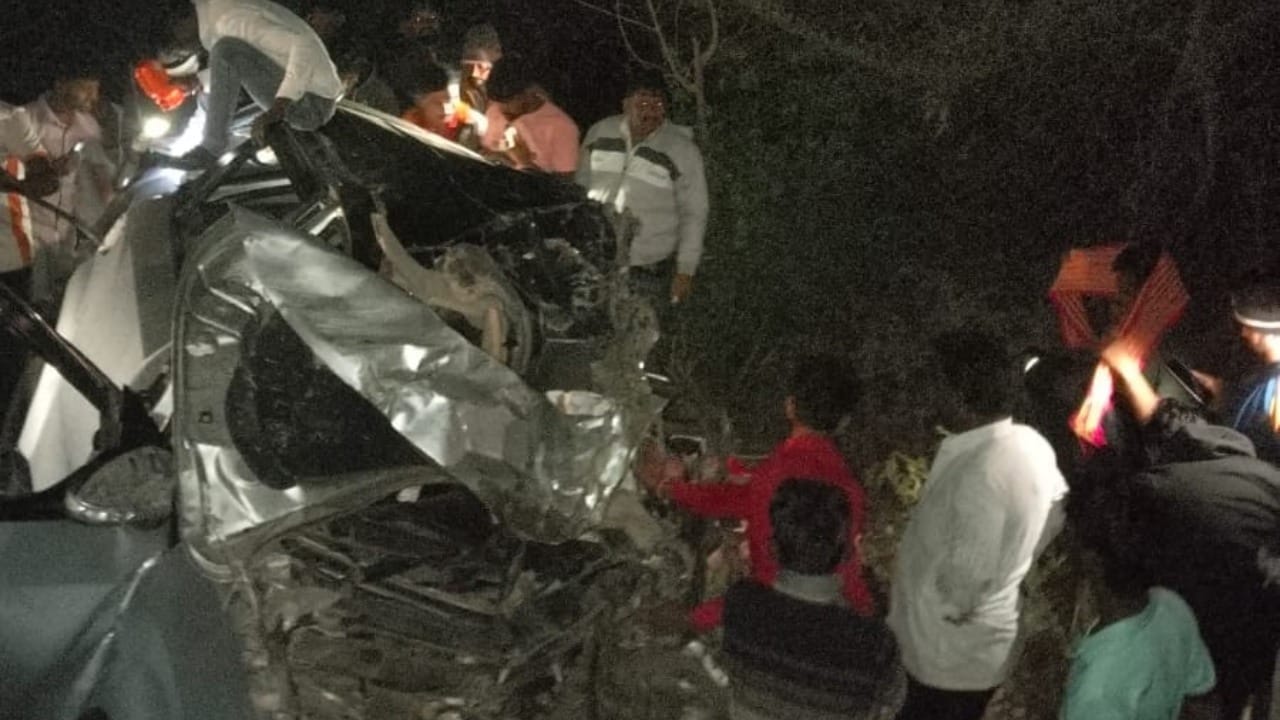 नवविवाहित दाम्पत्याला घेऊन कुटुंब तुळजाभवानीच्या दर्शनाला, देवीच्या दर्शनापूर्वीच काळाचा घाला, एका क्षणात...