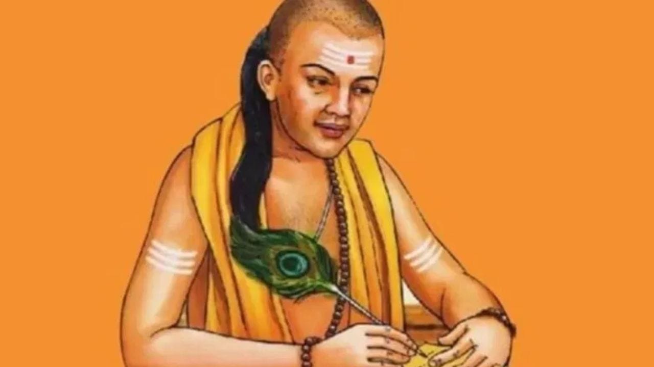 Chanakya Niti : आयुष्यातील सर्वात मोठी चूक कोणती? पाहा चाणक्य काय म्हणतात?