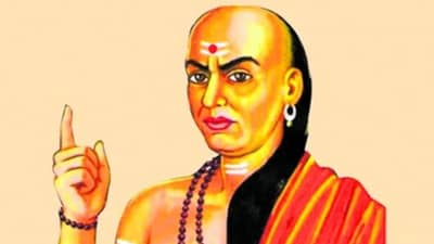 Chanakya Neeti : शत्रूवर विजय कसा मिळवायचा? चाणक्य म्हणतात या तीन युक्त्या...