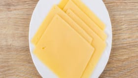 चीज स्लाइसचा खाद्यपदार्थात दररोज वापर करत आहात? सावधान, हे आजार....