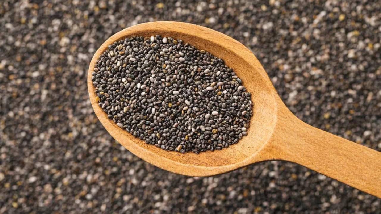 आजकाल वजन कमी करण्यासाठी विविध प्रयत्न केली जातात. हेच नाही तर काही गोष्टींची फार जास्त माहिती नसताना आपण आहारात त्याचा अतिप्रमाणात समावेश करतो. मात्र, ते आरोग्यासाठी धोकादायक ठरू शकते.