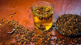 10 दिवस लवंगाचे पाणी प्यायल्यास शरीराला मिळतील 'हे' आश्चर्यकारक फायदे.