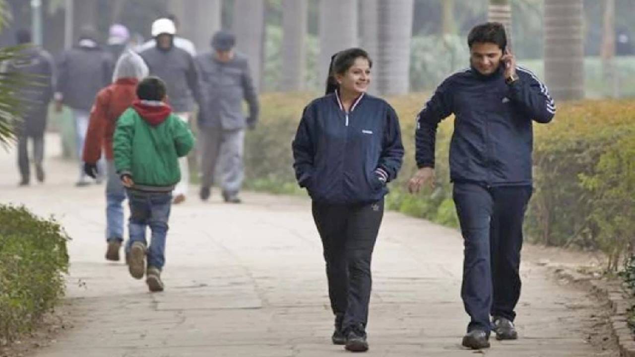 Mumbai weather Update : स्वेटर, जॅकेट्स काढा.. मुंबईकर कुडकुडले, मिळाली डबल गुड न्यूज Mumbai weather Update : स्वेटर, जॅकेट्स काढा.. मुंबईकर कुडकुडले, मिळाली डबल गुड न्यूज