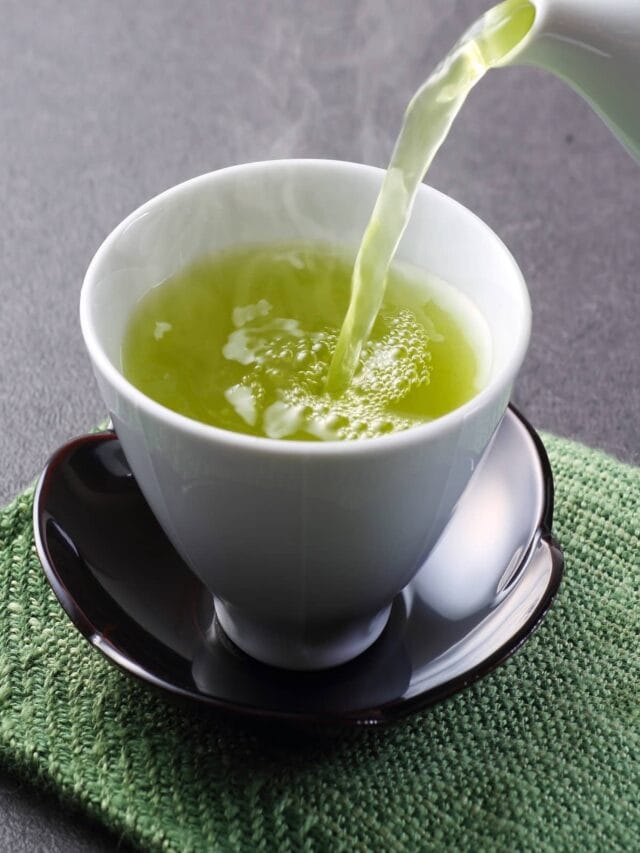 ग्रीन टी कोणत्या लोकांनी पिऊ नये ? काय होतात परिणाम…