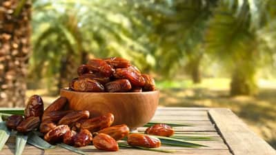 हिवाळ्यात खजूर खाण्याचे फायदे आणि योग्य पद्धत तुम्हाला माहिती आहे का?