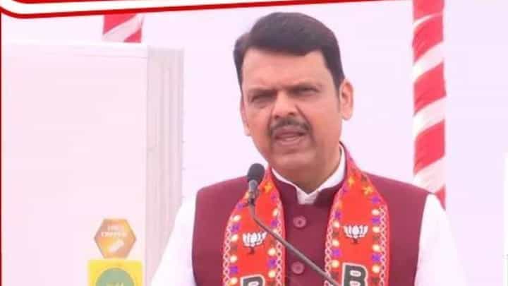 जोपर्यंत देवाभाऊ मुख्यमंत्री, तोपर्यंत...; फडणवीसांचं मोठं विधान जोपर्यंत देवाभाऊ मुख्यमंत्री, तोपर्यंत...; फडणवीसांचं मोठं विधान