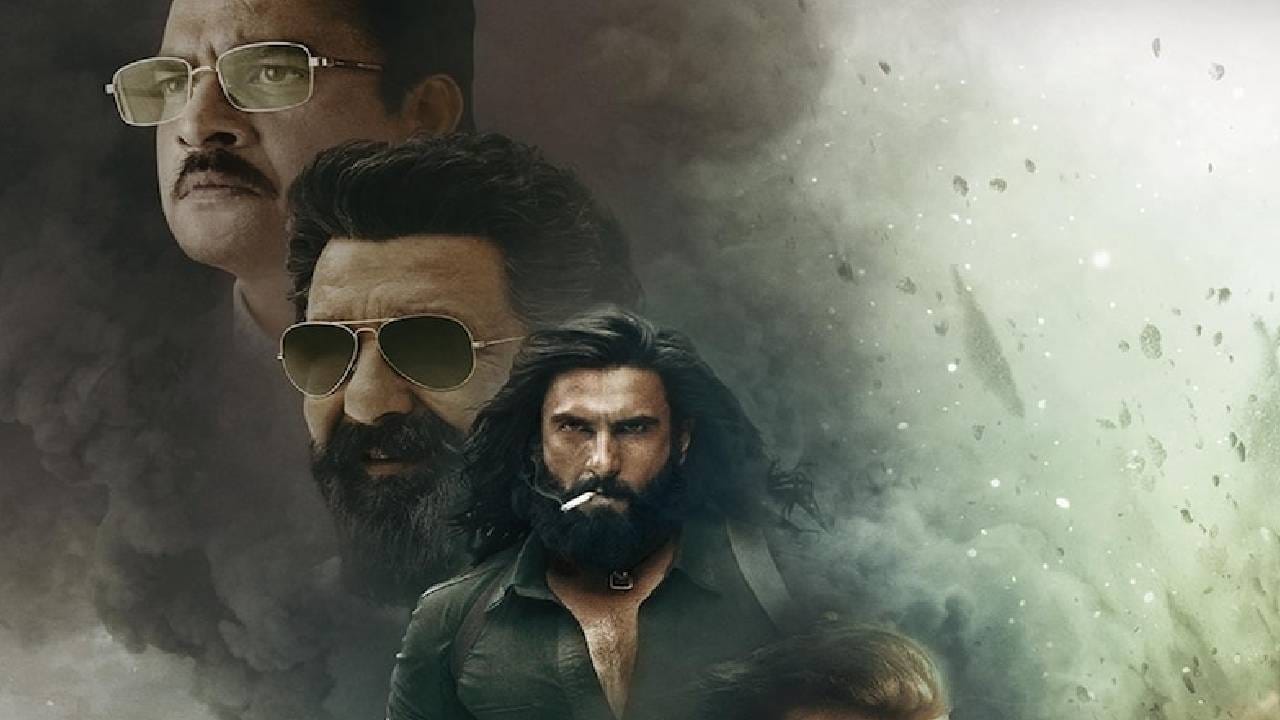 सध्या थिएटरपासून सोशल मीडियापर्यंत.. सर्वत्र आदित्य धर दिग्दर्शित 'धुरंधर' या चित्रपटाचीच चर्चा आहे. जर तुम्ही हा चित्रपट अद्याप थिएटरमध्ये पाहू शकला नाहीत, तर काळजी करू नका. कारण लवकरच हा चित्रपट ओटीटीवर प्रेक्षकांच्या भेटीला येणार आहे. एका प्रसिद्ध ओटीटी प्लॅटफॉर्मने या चित्रपटाचे डिजिटल राइट्स विकत घेतले आहेत. 
