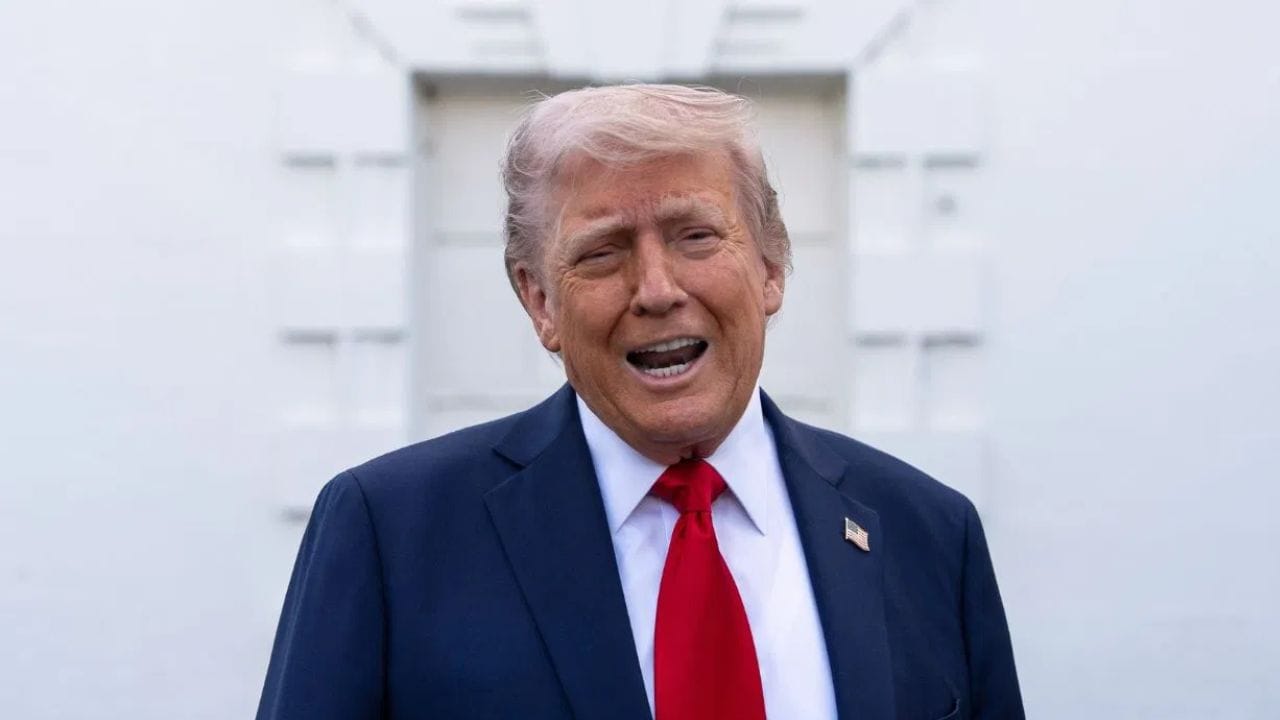 Donald Trump : डोनाल्ड ट्रम्प यांचा खळबळजनक निर्णय, जगभरात भूकंप, भारतालाही बसणार मोठा हादरा Donald Trump : डोनाल्ड ट्रम्प यांचा खळबळजनक निर्णय, जगभरात भूकंप, भारतालाही बसणार मोठा हादरा