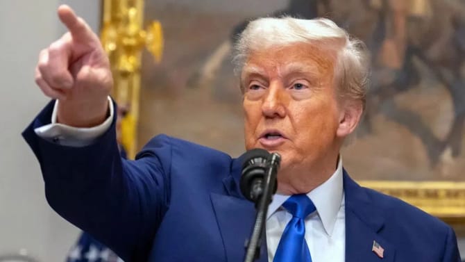 बी-2 बॉम्बर विमानांचं उड्डाण, ट्रम्प यांच्या निर्णयामुळे जग हादरलं