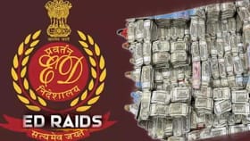 रोहित पवारांचा निकटवर्तीय ईडीच्या रडारवर, 5 ठिकाणी छापेमारी, बारामतीसह. रोहित पवारांचा निकटवर्तीय ईडीच्या रडारवर, 5 ठिकाणी छापेमारी, बारामतीसह.