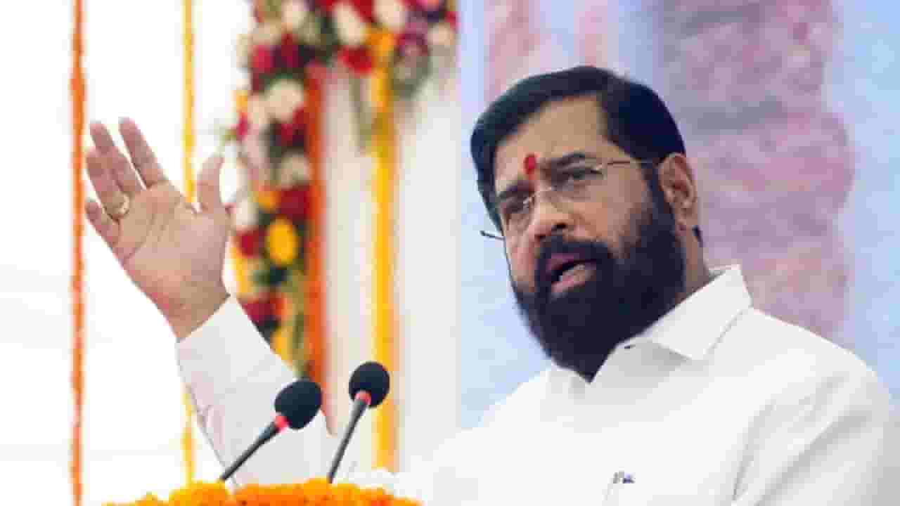 Mahendra Dalvi : लवकरच चौथा बॉम्ब फोडणार, त्यांनी कॅश बॉम्ब फोडले ते फुसके निघाले, पण आता... शिंदेंच्या आमदाराचा गौप्यस्फोट