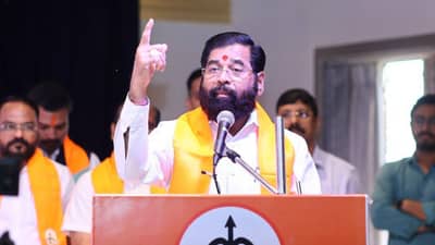 Maharashtra Nagar Parishad Elections 2025 : शिंदेंना मानलं, मविआला जे जमलं नाही, ते एकट्या एकनाथ शिंदेंनी करुन दाखवलं, नगरपंचायत निवडणुकीच्या निकालात काय घडलं?