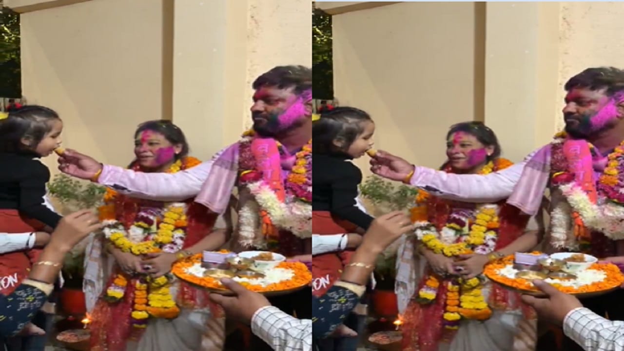 पति हर्षल काकडे उद्धवसेनेकडून प्रभाग क्रमांक 4 मधून विजयी तर त्यांच्या पत्नी पूर्वा हर्षल काकडे ही अपक्ष प्रभाग क्रमांक 7 (ब) मधून विजयी झाल्या आहेत...  त्यामुळे त्यांच्या कार्यकर्त्यांमध्या आनंद आणि उत्साहाचं वातावरण आहे.