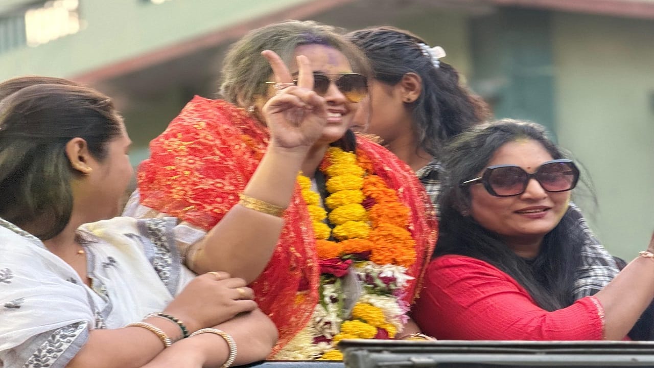 वाडी नगरपरिषद निवडणुकीत काकडे दाम्पत्याला निवडणून आणलं. काम करणाऱ्यांना संधी द्यावी असा स्पष्ट संदेश जनतेने दिलाय.... तर काकडे दाम्पत्याच्या विजयानंतर वाडी नगरपरिषदेच्या राजकारणात नवे राजकीय समीकरण आकारास आले..