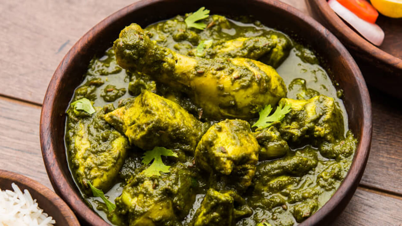 मासे खाताना कधीही दही, दूध, ताक किंवा चीज यांसारख्या दुग्धजन्य पदार्थ खाऊ नये. कारण मासे आणि दुग्धजन्य पदार्थ या दोन्हीमध्ये प्रथिनांचे प्रमाण जास्त असते. दोन्हीतील काही संयुगे एकत्र आल्यास पचनक्रियेत व्यत्यय येऊ शकतो. यामुळे पोटदुखी, अस्वस्थता, गॅस आणि पचनाच्या गंभीर समस्या उद्भवू शकतात.