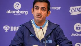 गौतम गंभीरने हे काय चालवलय? पावरफुल हिटिंग करणारा फलंदाज 8 व्या नंबरवर.