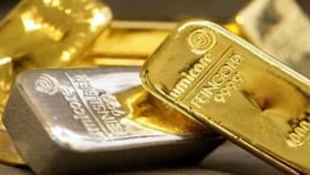 सोन्याचा भाव धाडकन पडला, किती रुपयांनी स्वस्त? 10 ग्रॅम रुपयांसाठी....