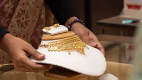 सोन्यामुळे नशीब चमकणार, 2026 साली भाव होणार रॉकेट; मोठी भाकित समोर!.