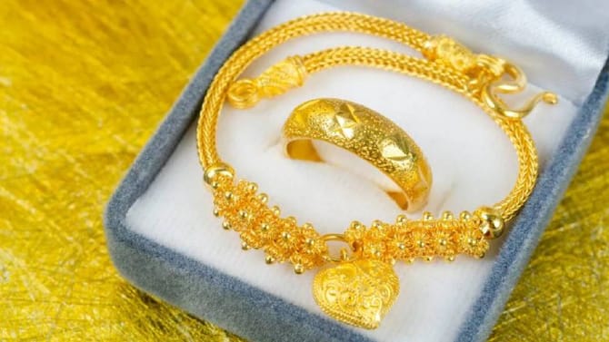 Gold Rate : 10 ग्रॅम सोन्यासाठी मोजा 3 लाख रुपये, नवी भविष्यवाणी!