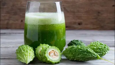 रोज कारल्याचा ज्यूस प्यायल्याने किडणीवर परिणाम होतो? सत्य काय आहे जाणून घ्या