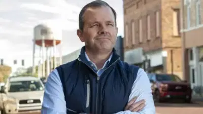 कंपनीच्या मालकाचा दिलदारपणा, इमानदारीसाठी कर्मचाऱ्यांना दिला 2100 कोटींचा बोनस