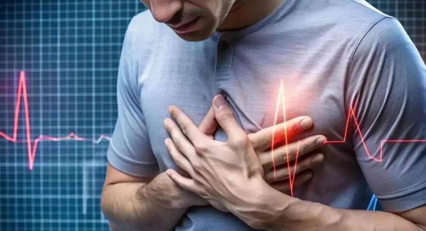 हृदयविकाराच्या झटक्यामुळे मृत्यू होण्याचा दर हा 5 ते 10 टक्के आहे. संबंधित व्यक्तीला हृदयविकाराच्या झटक्याची लक्षणं दिसू लागली की त्याला लगेच रुग्णालयात दाखल करावे. गोल्डन आवरमध्ये त्या व्यक्तीला उपचार मिळाला, तर जीव वाचतो. त्यामुळेच हृदयविकाराचा झटका आला की गोल्डन आवरचा काळ फार महत्त्वाचा असतो. 