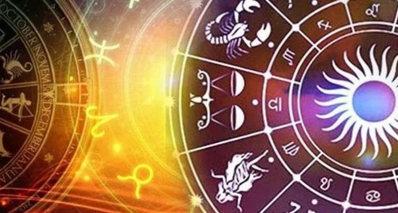 नव्या वर्षाला सुरुवात झाली आहे. आता या नव्या वर्षात अनेकजण वेगवेगळे संकल्प करतात. परंतु या नव्या वर्षाचा पहिलाच दिवस म्हणजेच 1 जानेवारी 2026 हा दिवस अनेकांसाठी संकटाचा ठरणार आहे. या दिवशी काही राशींच्या लोकांवर मोठे संकट येण्याची शक्यता आहे. त्यामुळेच योग्य ती काळजी घेणे गरजेचे आहे. अन्यथा आर्थिक तसेच अन्य प्रकारचे नुकसान होऊ शकते. 