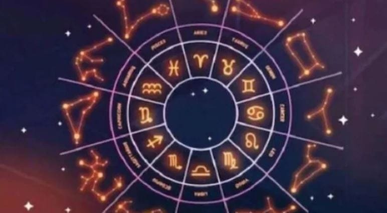 कर्क राशीच्या लोकांसाठी नव्या वर्षाचा पहिलाच दिवस तसा चांगला असे. या दिवशी तुमचा गोंधळ उडू शकतो. परंतु दिवसाचा शेवट हा आनंददायी असेल. सोबतच या दिवशी काही रचनात्मक काम होण्याची दाट शक्यता आहे. नव्या वर्षाच्या पहिल्याच दिवशी तुम्हाला एखादी खुशखबर मिळू शकते. परंतु या दिवशी करिअर आणि आरोग्याच्या बाबतीत तुम्हाला थोडा तणाव येऊ शकतो. सोबतच तुम्हाला कामाच्या बाबतीत काही अडचणींचाही सामना करावा लागू शकतो. 