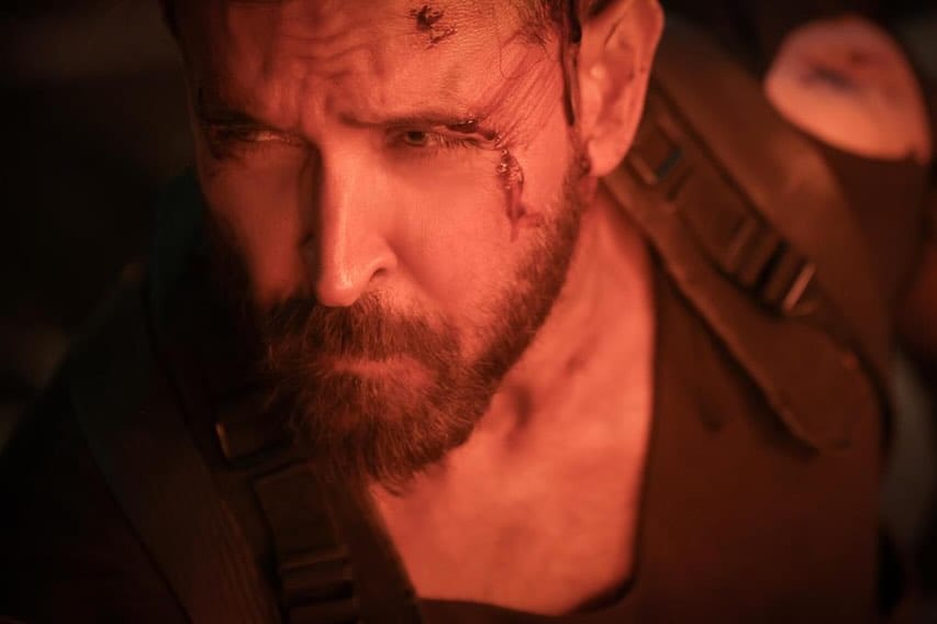 त्याआधी हृतिक रोशनने इन्स्टा स्टोरीमध्ये लिहिलेलं की, "धुरंधरची स्टोरीटेलिंग मला आवडली. पण त्यात दाखवलेल्या पॉलिटिक्सशी मी सहमत नाही. फिल्ममेकर्सची काय जबाबदारी उचलली पाहिजे यावर मी वादविवाद करु शकतो" त्यानंतर त्याला मोठ्या प्रमाणात ट्रोल करण्यात आलं. म्हणून त्याने दुसरी पोस्ट केली.