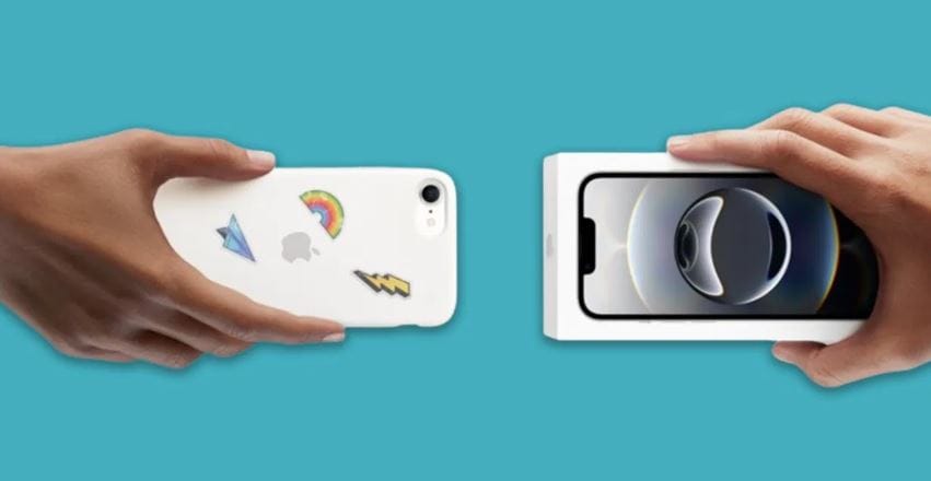 प्रत्येकालाच आपल्याकडे आयफोन असावा असे वाटते. पण अॅपल कंपनीचे फोन चांगलेच महाग असल्याने अनेकांना ते शक्य होत नाही. परंतु आता आयफोन स्वस्तात खरेदी करण्याची एक सर्वोत्तम संधी चालून आली आहे. 