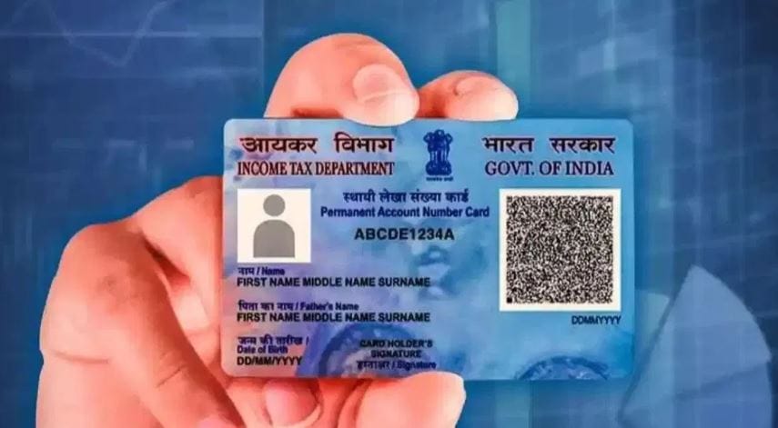 अनेकदा तुम्हाला पॅनकार्ड काढायचे असेल तर एजंट पैसे मागतात. परंतु तुम्हाला इन्स्टंट पॅनकार्ड काढायचे असल्यास कोणालाही पैसे देण्याची गरज नाही. पाच मिनिटांत तुम्ही हे पॅनकार्ड काढू शकता. त्याला डाऊनलोड करून तुम्हाला ते वापरता येते.